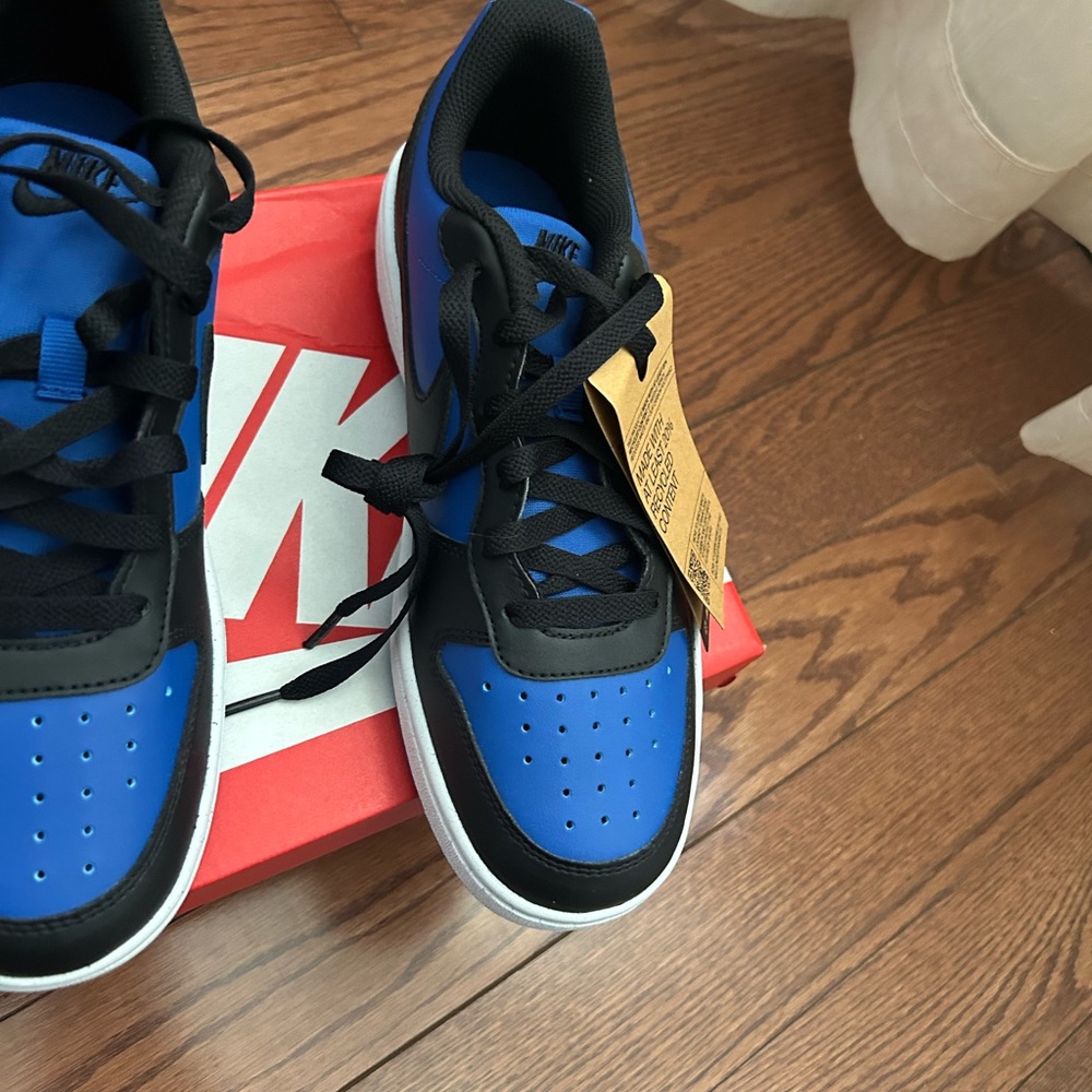 Black Adidas $55 size 7
Navy Nike $80 size 7
Blue and black Nike $65 size 6.5